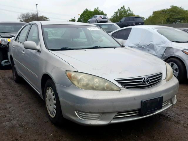 4T1BE32K25U071299 - 2005 TOYOTA CAMRY LE SILVER photo 1