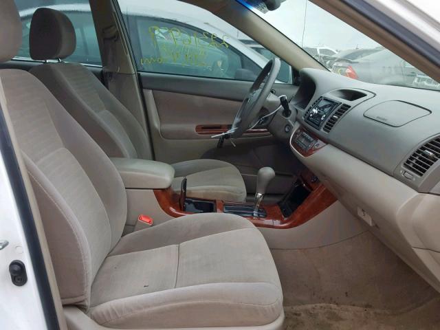 4T1BE32K65U010439 - 2005 TOYOTA CAMRY LE WHITE photo 5