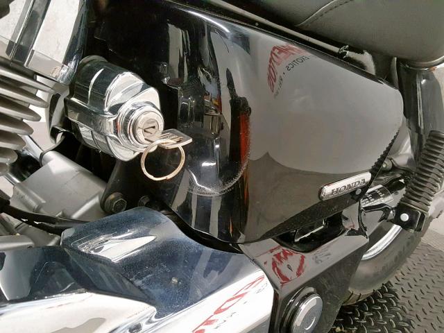 JH2RC50547M300304 - 2007 HONDA VT750 黑色 照片 12