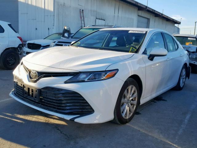 4T1B11HK6JU519853 - 2018 TOYOTA CAMRY L 白色 照片 2