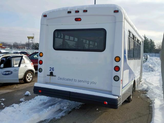 1GB6G5BL7D1121879 - 2013 CHEVROLET EXPRESS G4 WHITE photo 4