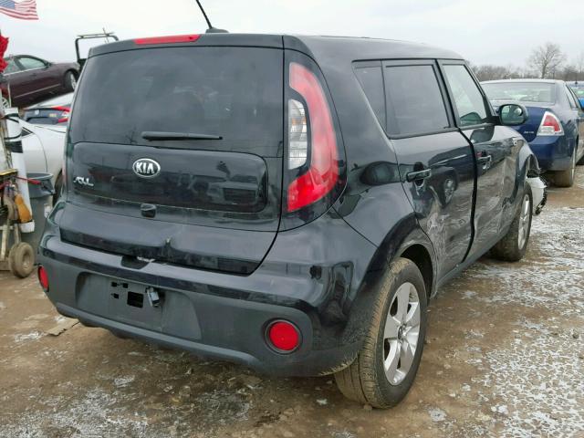 KNDJN2A28J7584397 - 2018 KIA SOUL BLACK photo 4