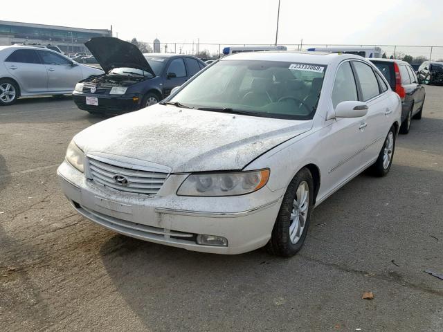 KMHFC46F97A229118 - 2007 HYUNDAI AZERA SE WHITE photo 2