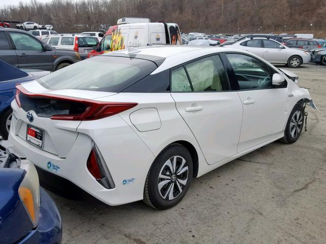 JTDKARFP1H3056098 - 2017 TOYOTA PRIUS PRIM თეთრი ფოტო 4