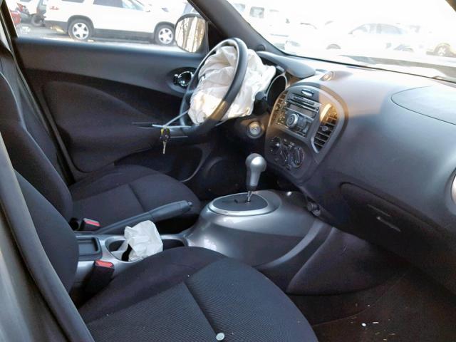 JN8AF5MR7CT108857 - 2012 NISSAN JUKE S GRAY photo 5