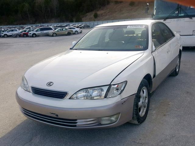 JT8BF28G8X0230107 - 1999 LEXUS ES 300 WHITE photo 2