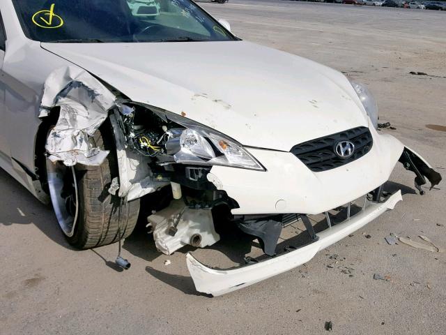 KMHHT6KD0AU042543 - 2010 HYUNDAI GENESIS CO WHITE photo 9