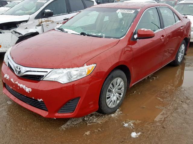 4T1BF1FK0CU510136 - 2012 TOYOTA CAMRY BASE RED photo 2