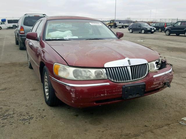 1LNFM83W6WY654942 - 1998 LINCOLN TOWN CAR C RED photo 1