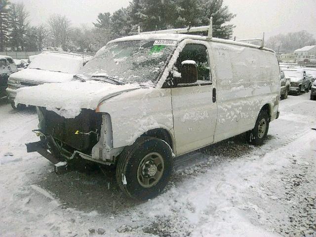 1GC2GTAG7A1121721 - 2010 CHEVROLET EXPRESS G3 WHITE photo 2