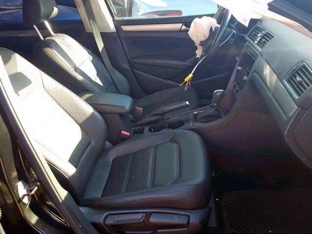 1VWAT7A3XFC002114 - 2015 VOLKSWAGEN PASSAT S Schwarz Foto 5