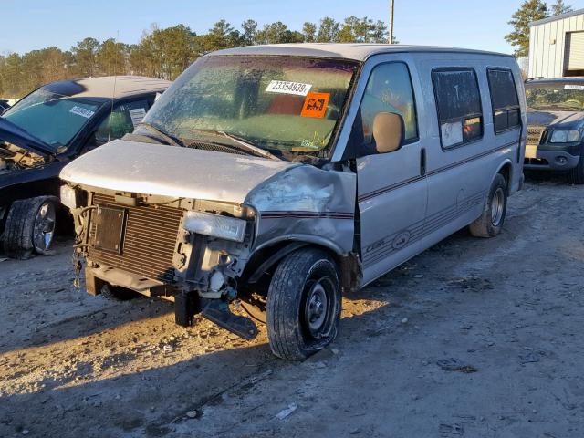 1GBFG15R3T1023603 - 1996 CHEVROLET G10 GRAY photo 2