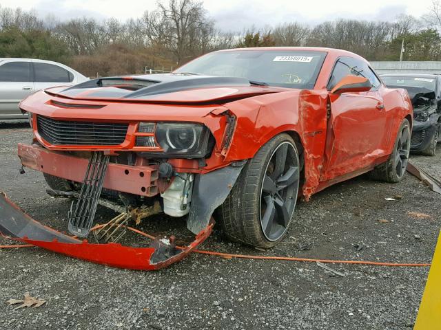 2G1FT1EW7A9126294 - 2010 CHEVROLET CAMARO SS ORANGE photo 2