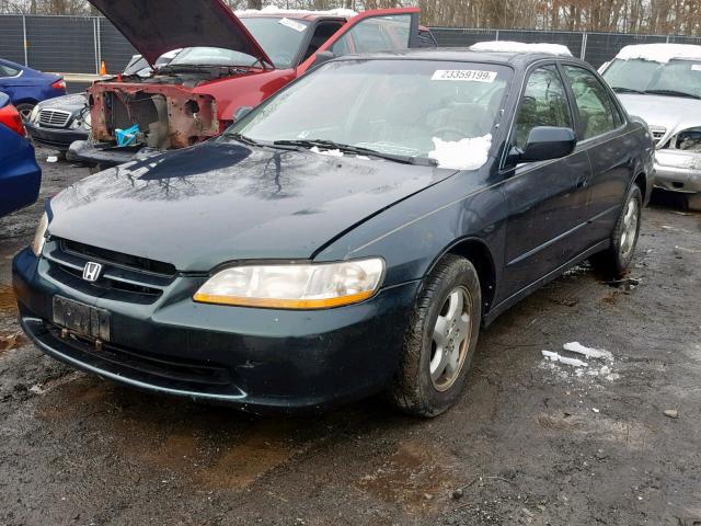 1HGCG1658YA017251 - 2000 HONDA ACCORD EX GREEN photo 2