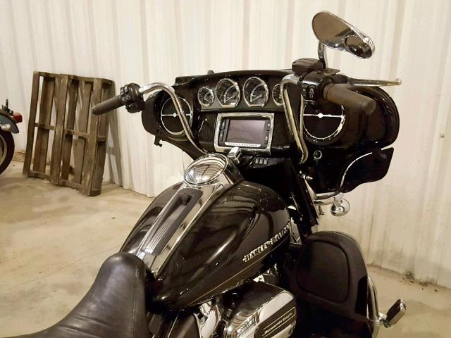 1HD1KED17HB670139 - 2017 HARLEY-DAVIDSON FLHTK ULTR BLACK photo 5