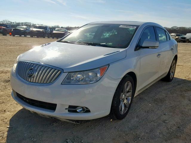 1G4GC5EG1AF157698 - 2010 BUICK LACROSSE C WHITE photo 2