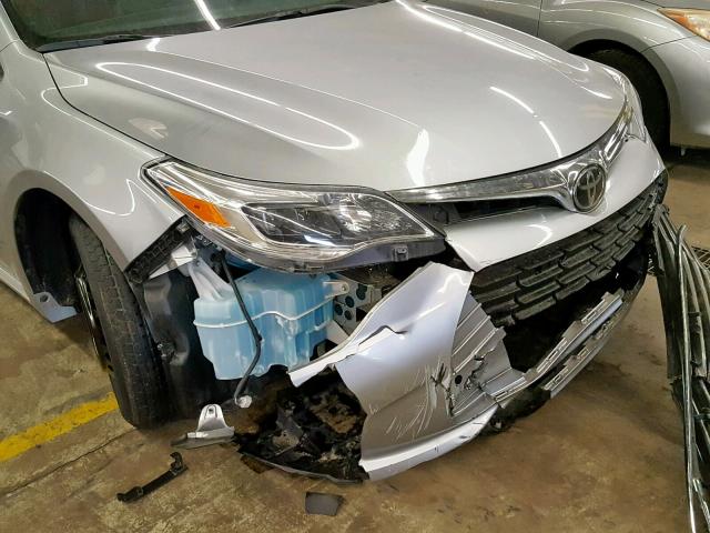 4T1BK1EBXJU286223 - 2018 TOYOTA AVALON XLE SILVER photo 9