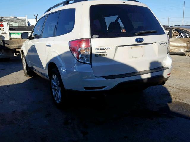 JF2SHAECXDH428760 - 2013 SUBARU FORESTER L WHITE photo 3