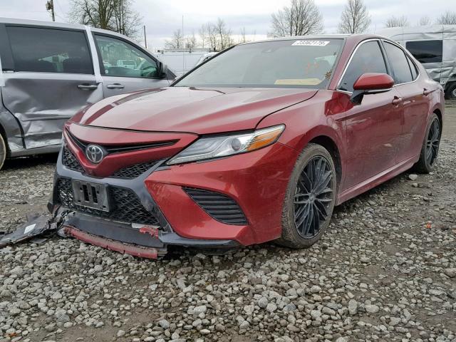4T1BZ1HK4JU502025 - 2018 TOYOTA CAMRY XSE RED photo 2