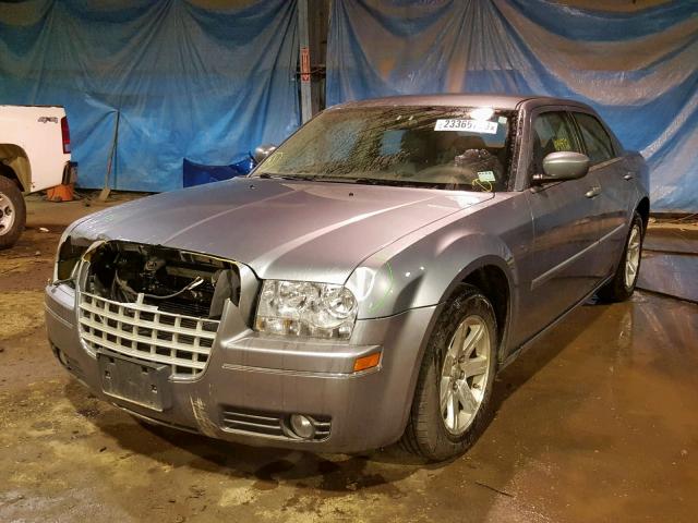 2C3KA53G97H883635 - 2007 CHRYSLER 300 TOURIN GREEN photo 2