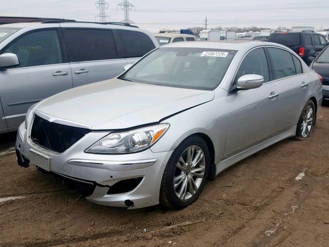 KMHGC4DF1CU187818 - 2012 HYUNDAI GENESIS 4. SILVER photo 2