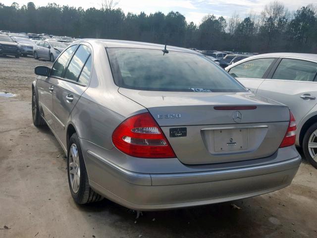 WDBUF65J15A700629 - 2005 MERCEDES-BENZ E 320 GRAY photo 3