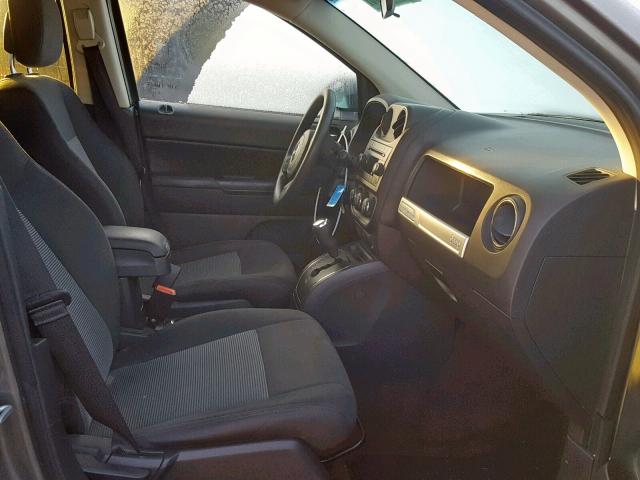 1C4NJDBB5ED584789 - 2014 JEEP COMPASS SP ნაცრისფერი ფოტო 5
