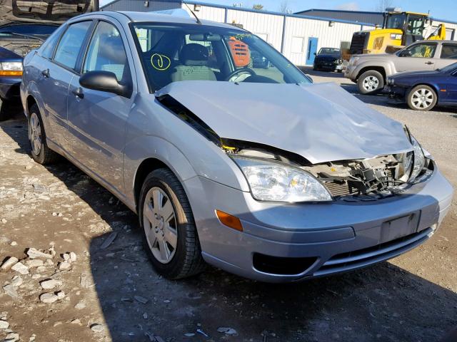 1FAFP34NX6W119148 - 2006 FORD FOCUS ZX4 SILVER photo 1