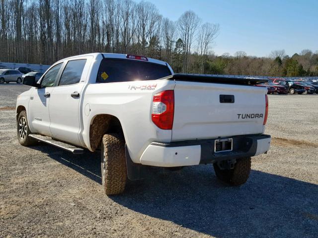 5TFDW5F12HX637133 - 2017 TOYOTA TUNDRA CRE WHITE photo 3