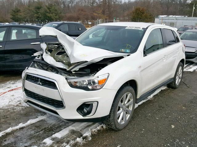 4A4AR4AU0FE031000 - 2015 MITSUBISHI OUTLANDER WHITE photo 2