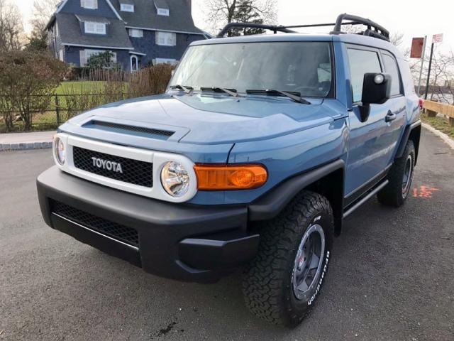 JTEBU4BF3EK194178 - 2014 TOYOTA FJ CRUISER BLUE photo 2