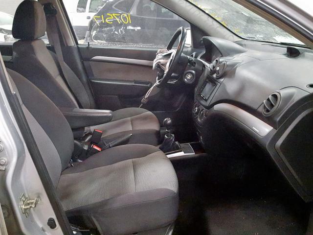KL1TD6DE6AB107030 - 2010 CHEVROLET AVEO LS SILVER photo 5