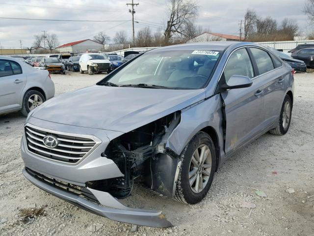 5NPE24AF5FH156718 - 2015 HYUNDAI SONATA SE GRAY photo 2