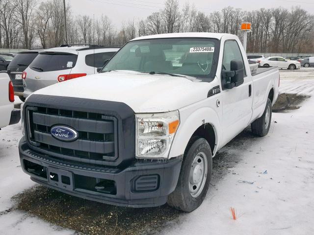 1FTBF2A64DEB81991 - 2013 FORD F250 SUPER Weiß Foto 2