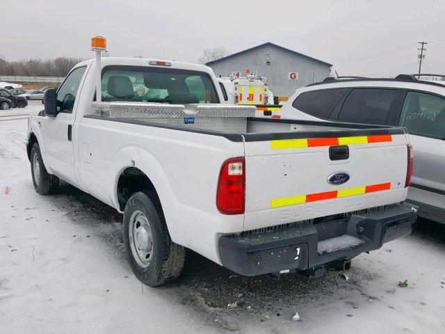 1FTBF2A64DEB81991 - 2013 FORD F250 SUPER Weiß Foto 3