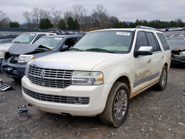 5LMFU28557LJ07816 - 2007 LINCOLN NAVIGATOR WHITE photo 2