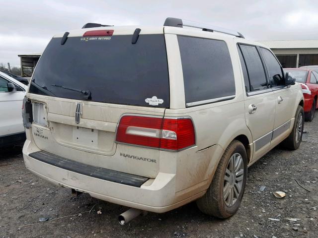 5LMFU28557LJ07816 - 2007 LINCOLN NAVIGATOR WHITE photo 4