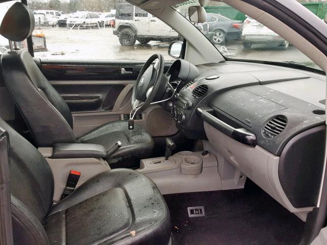3VWCM31Y55M369915 - 2005 VOLKSWAGEN NEW BEETLE Qara foto 5