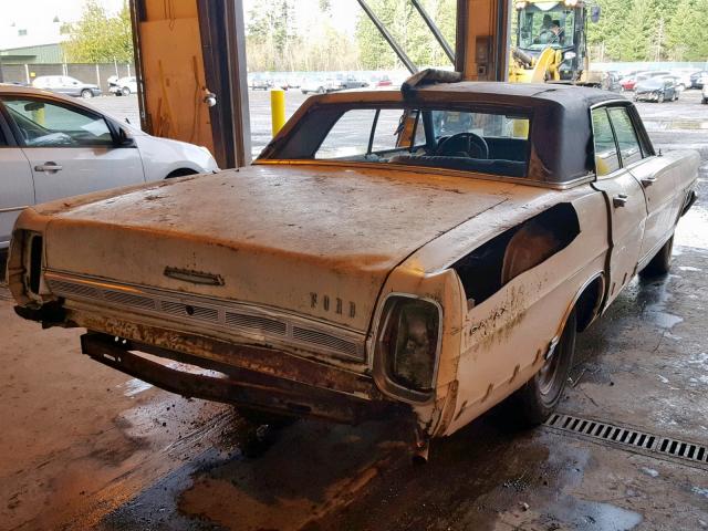 7P56C112728 - 1967 FORD GALAXIE500 WHITE photo 4