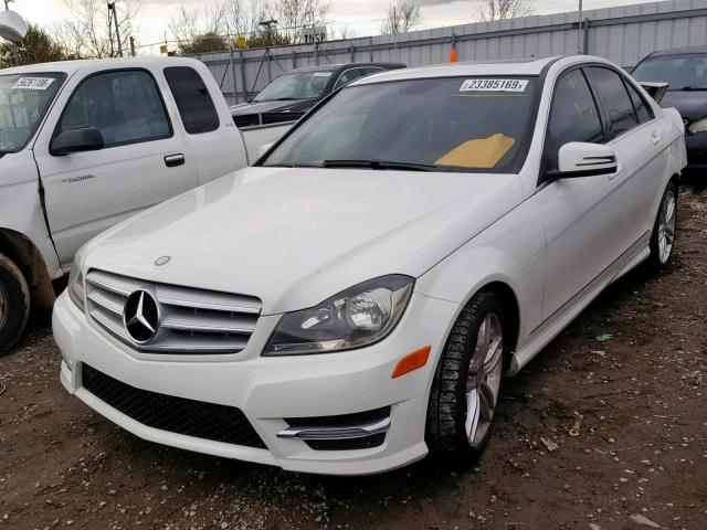 WDDGF4HB2DA844606 - 2013 MERCEDES-BENZ C 250 WHITE photo 2