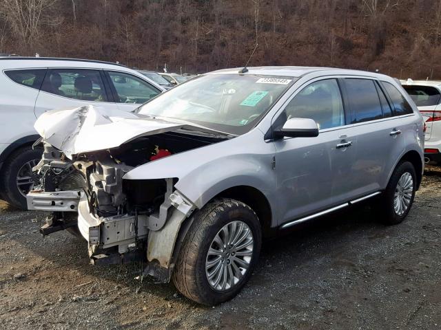 2LMDJ8JK4DBL00836 - 2013 LINCOLN MKX SILVER photo 2