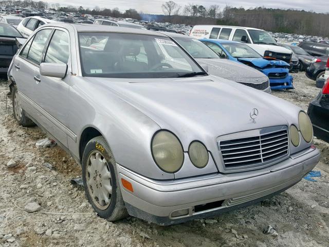 WDBJF65F7WA586782 - 1998 MERCEDES-BENZ E 320 SILVER photo 1