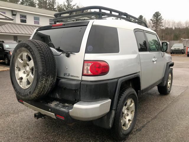 JTEBU11F570003262 - 2007 TOYOTA FJ CRUISER SILVER photo 4