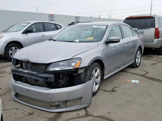 1VWBH7A30DC121146 - 2013 VOLKSWAGEN PASSAT SE GRAY photo 2