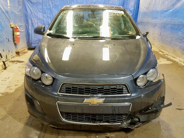 1G1JA5SG6G4106909 - 2016 CHEVROLET SONIC LS GRAY photo 9