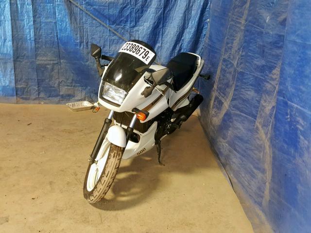 JKAEXVA12KA028623 - 1989 KAWASAKI EX500 WHITE photo 2