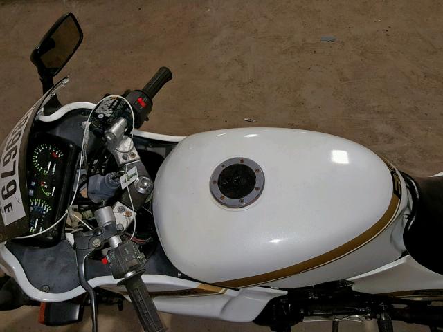 JKAEXVA12KA028623 - 1989 KAWASAKI EX500 WHITE photo 5