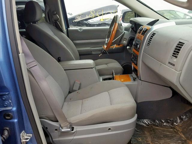 1A8HW58N68F146905 - 2008 CHRYSLER ASPEN LIMI BLUE photo 5