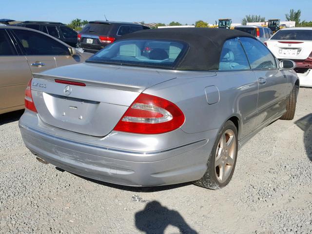 WDBTK75G65T035233 - 2005 MERCEDES-BENZ CLK 500 SILVER photo 4