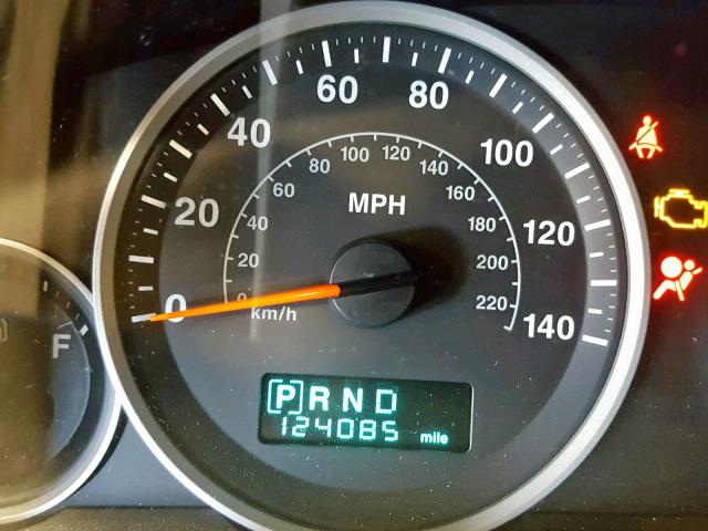 1J4HR58N05C546528 - 2005 JEEP GRAND CHER SILVER photo 8